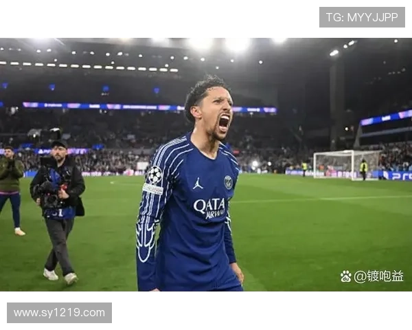 马尔基尼奥斯本赛季防守表现稳健，状态持续提升